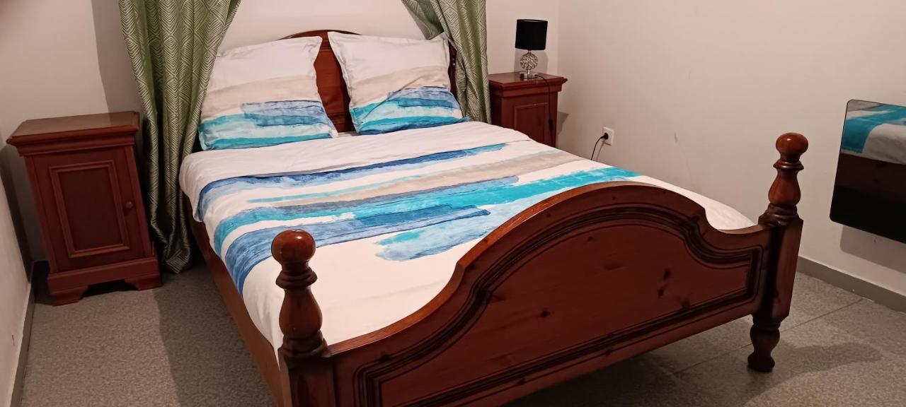 Charmante Maison Avec Piscine Hébergement de vacances Anneyron